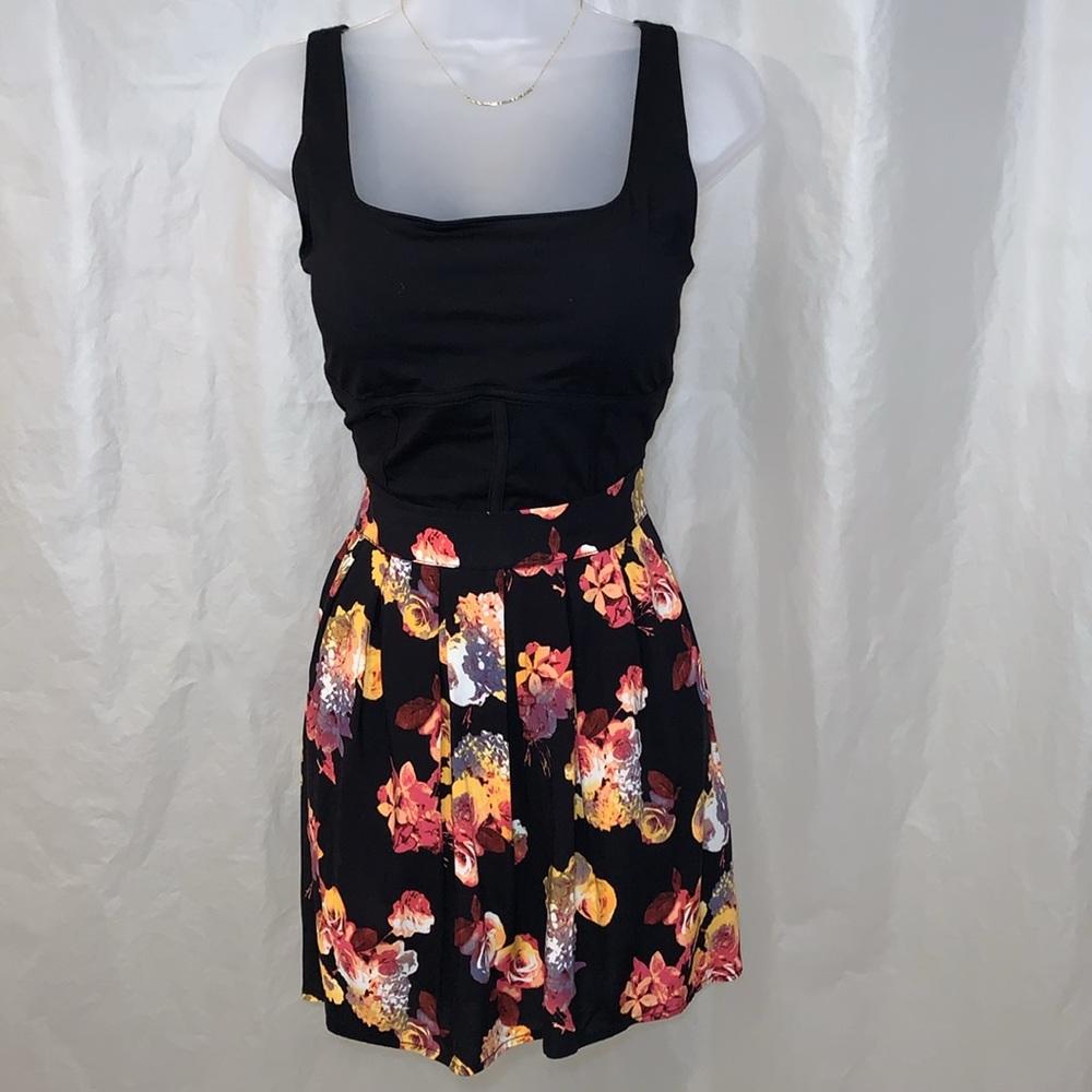 NWT XL Black Floral Skirt Frenchi